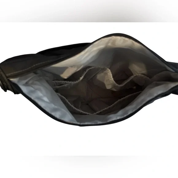 JJ Cole Metra Diaper Bag in the "Black Stitch" design #D - Picture 7 of 7